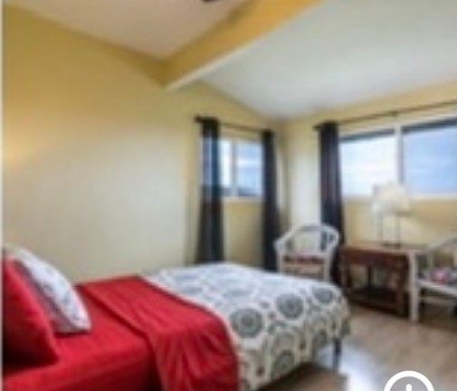 3rd image of 3850 Kilauea Ave Room 1