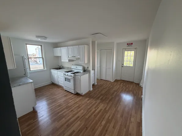 429 Locust Ave #3, Burlington, NJ 08016