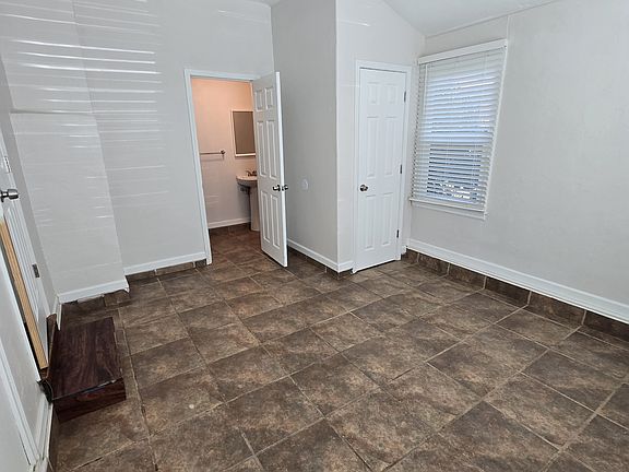 2nd image of 1631 N Harris St #1