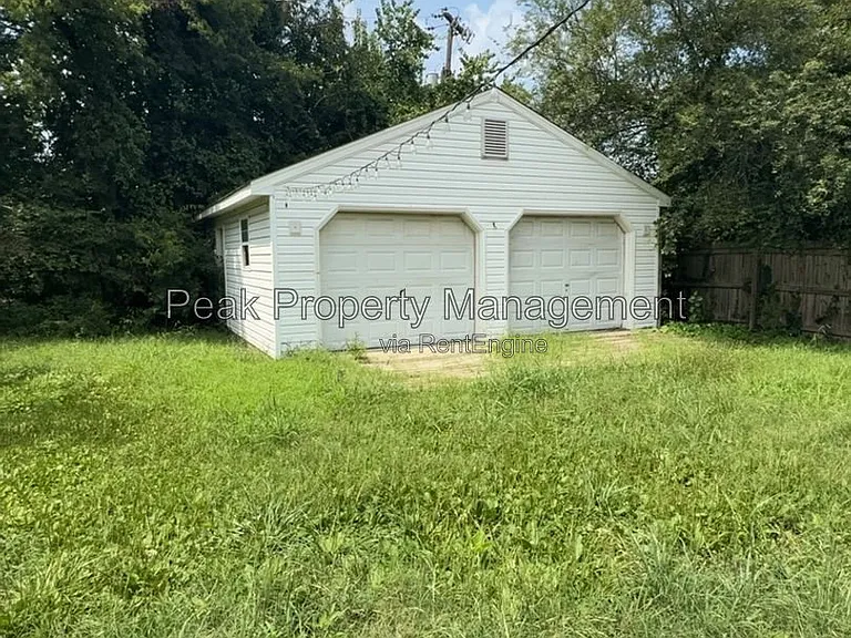 114 Lee Ave — Photo 12