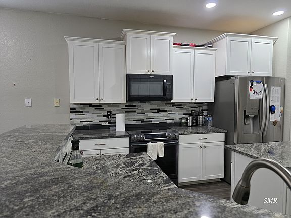 3rd image of 1328 Luverne Dr