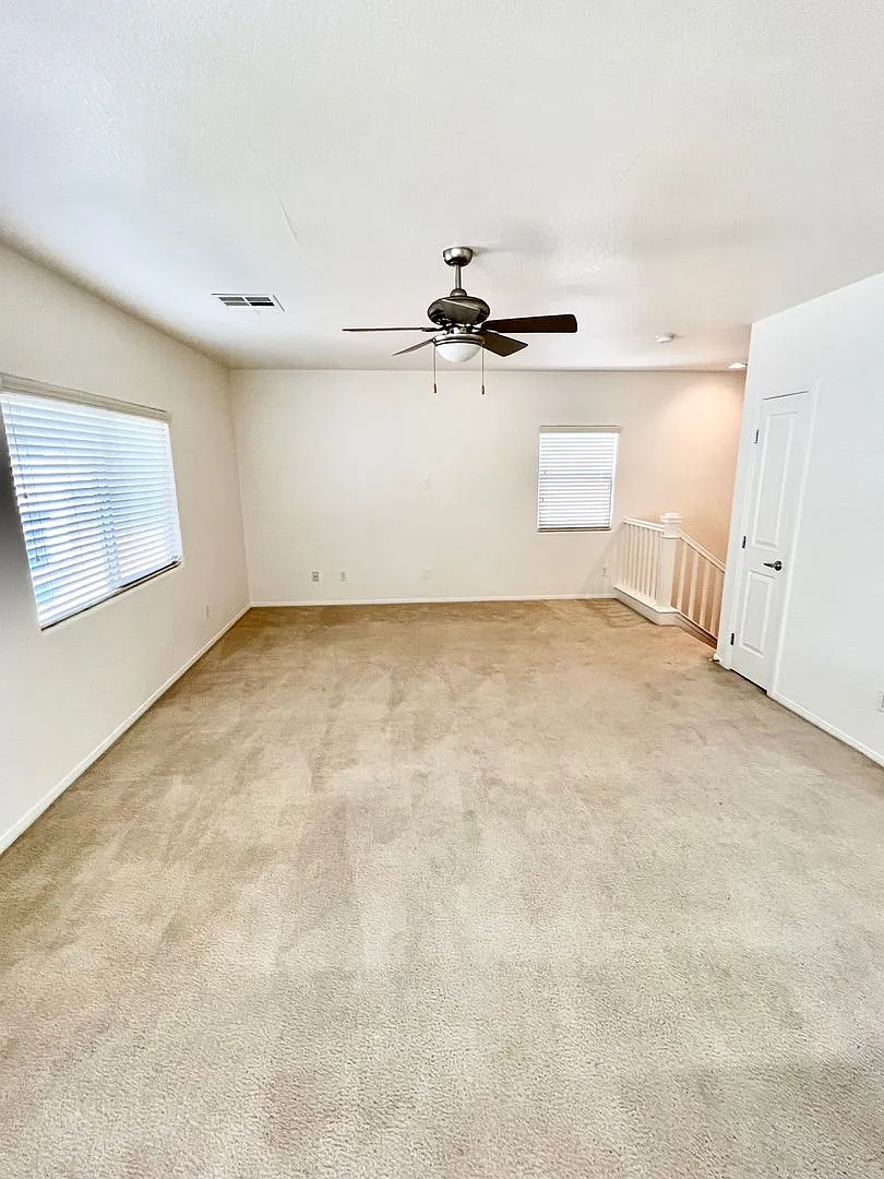 3bd 3bth Gated — Photo 4