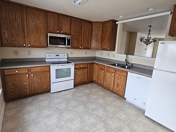 4th image of 93 Effie Ln