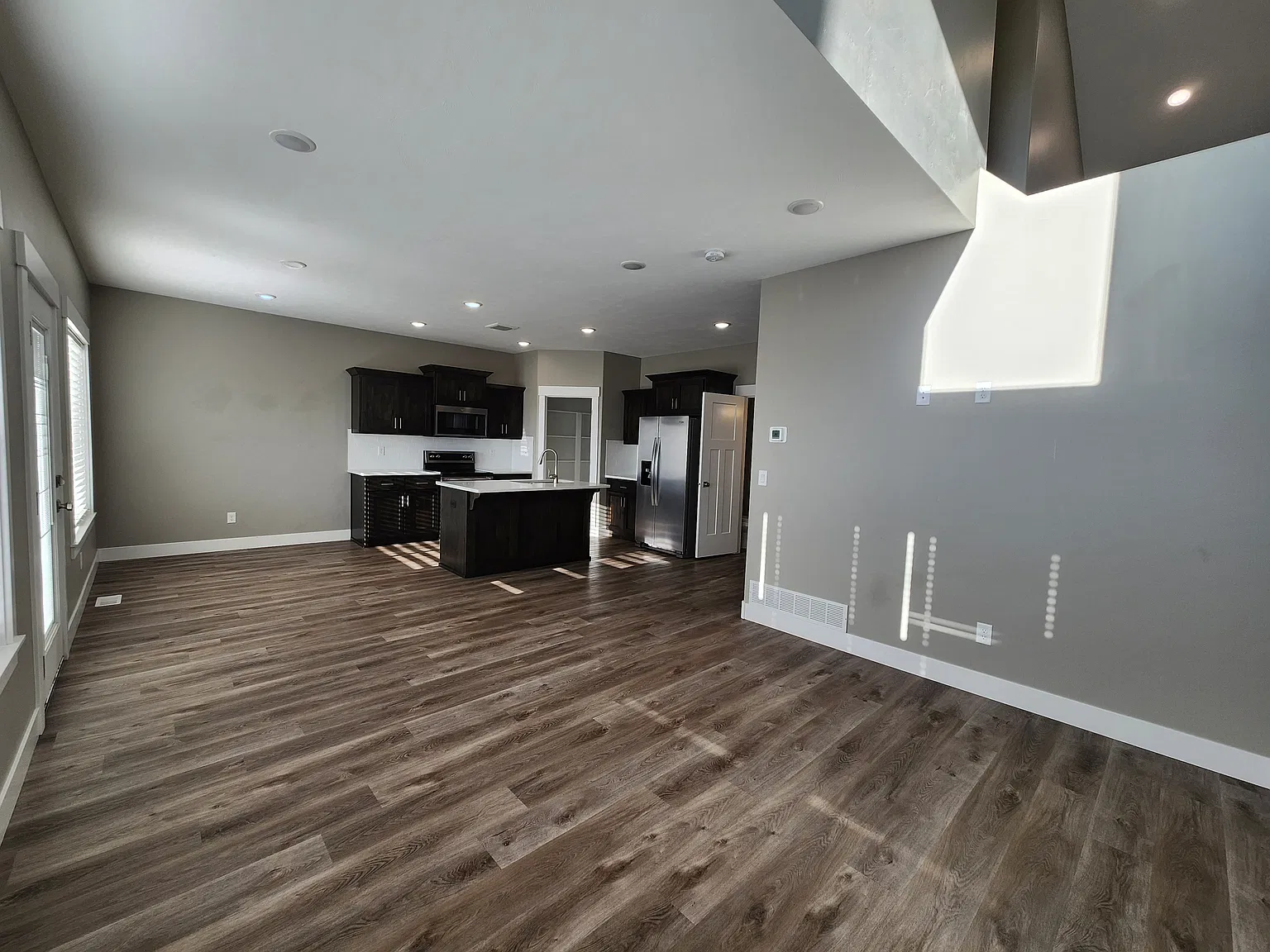 Gorgeous Townhome in Ucon! — Photo 3