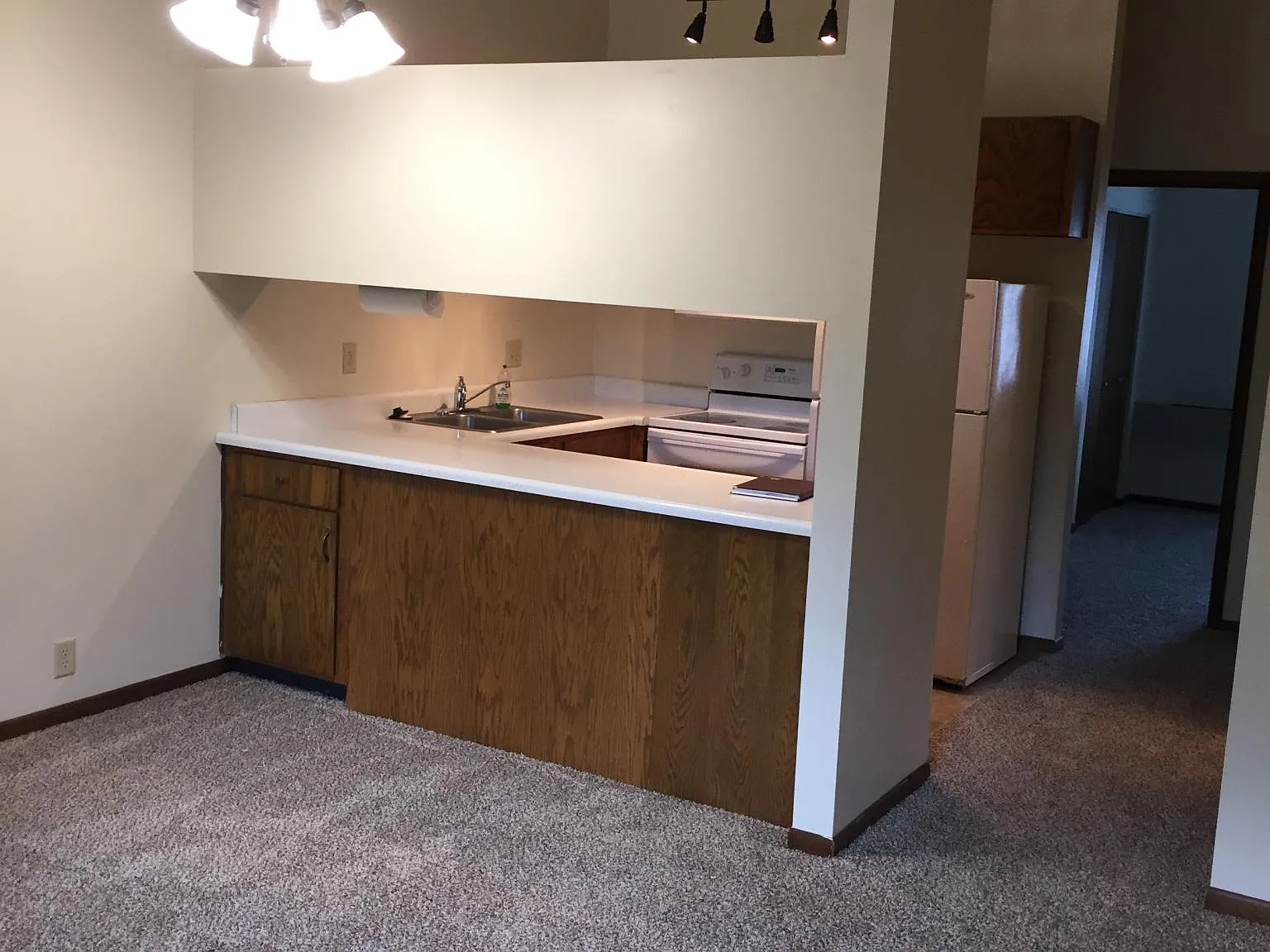 1318 Kolterman Ave — Photo 4