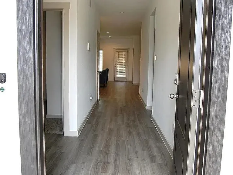 7839 Murciana Dr — Photo 2