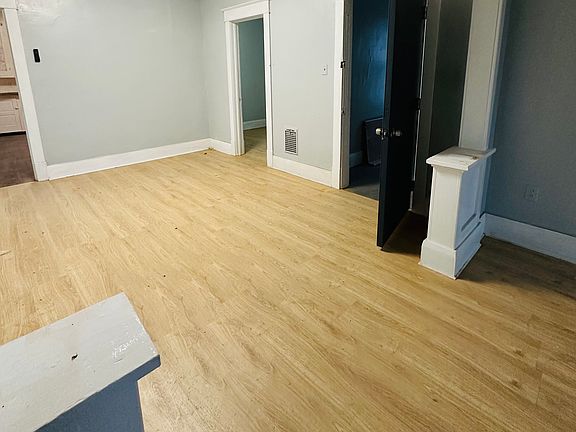 3rd image of 354 Cornwall Ave #2