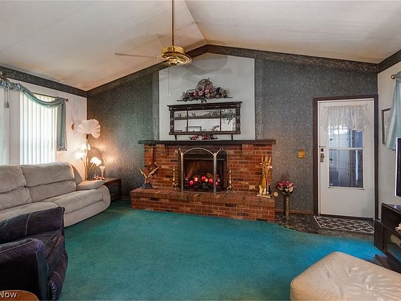 3rd image of 261 Nelmar Dr