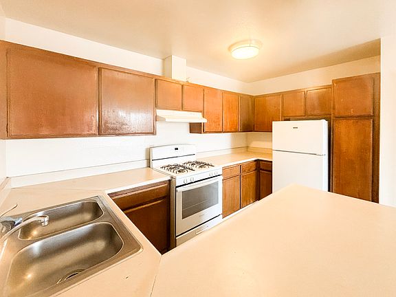 4th image of 4486 39th St APT 4