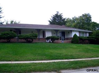 6206 Cypress Dr, Omaha, NE 68137