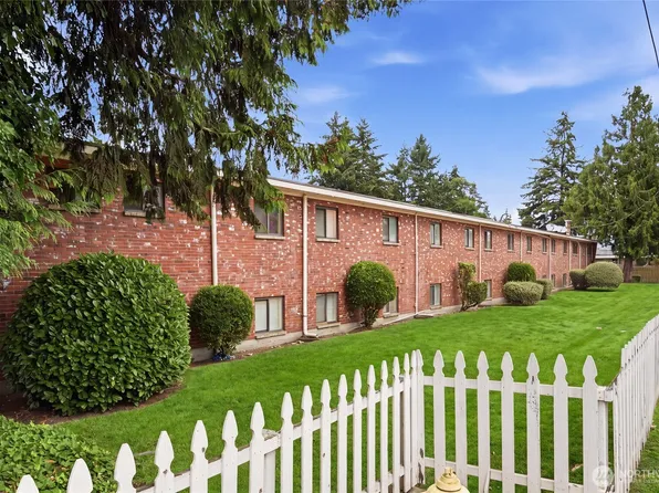 30853 14th Avenue S, Federal Way, WA 98003