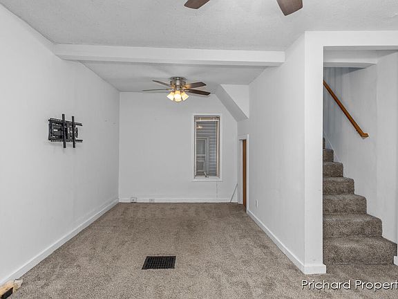 5th image of 1222 Courtney St NW