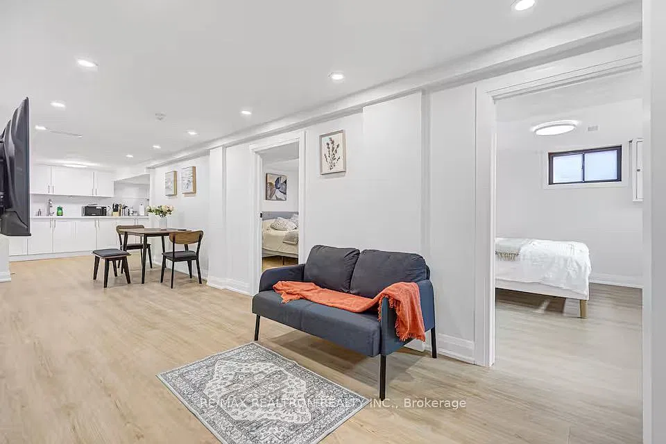 2 bed, $1,900 — Photo 4