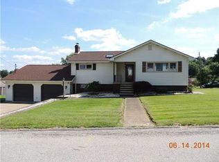 685 Park Ave, Mount Pleasant, PA 15666