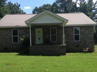 7025 White Oak Rd, Mc Ewen, TN 37101