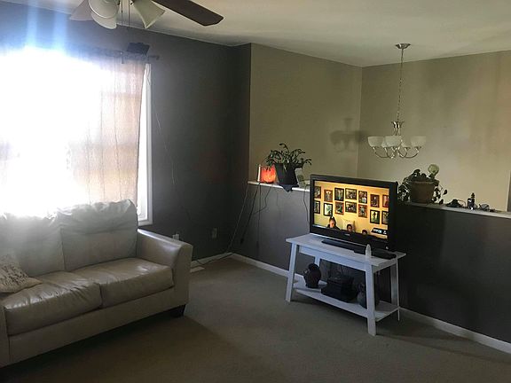 5th image of 909 W Pearl St