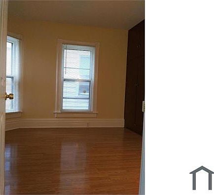 4th image of 224 N Longwood St #1