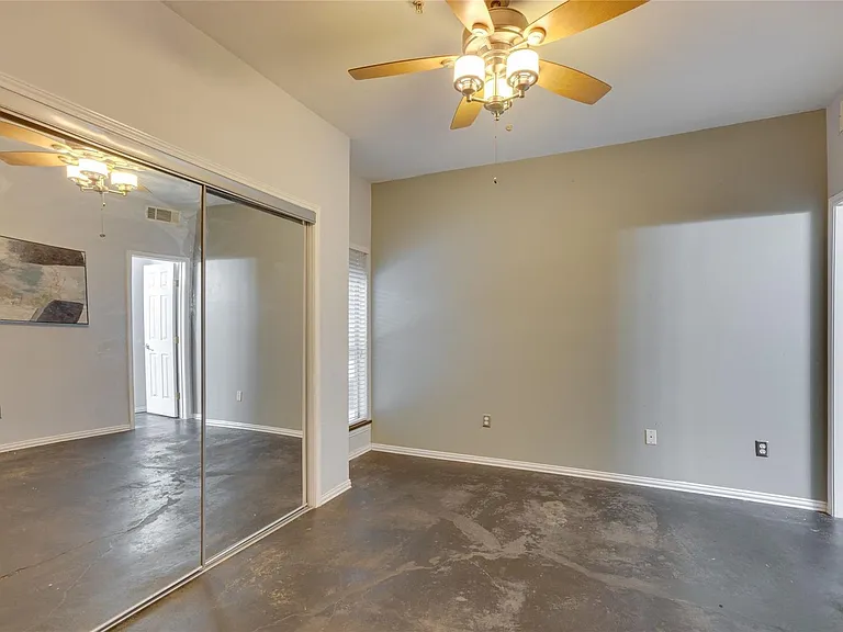 4104 N Hall St #102 — Photo 14
