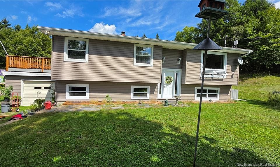 1st image of 12 Greenwich Dr