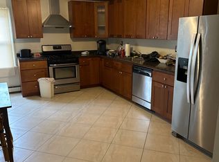 (Undisclosed Address), Roslyn Heights, NY 11577