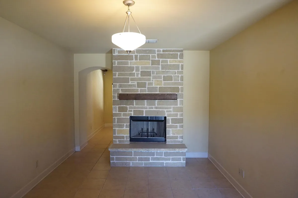Building Photo - 905 Veranda Pl