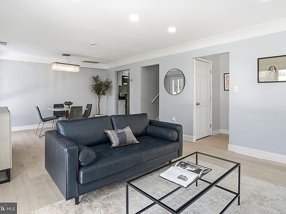 4th image of 8626 Village Sq Suite 8626