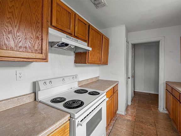 2nd image of 330 3rd St