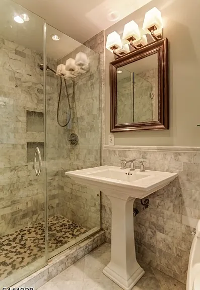 62 Candlewood Dr — Photo 11
