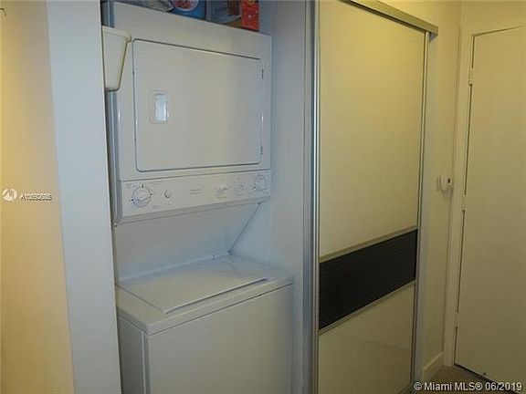 4th image of 1111 SW 1st Ave APT 2421-N