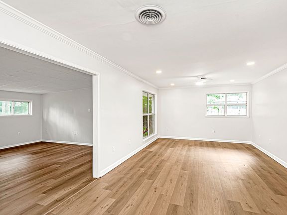 5th image of 8131 Sholar Dr