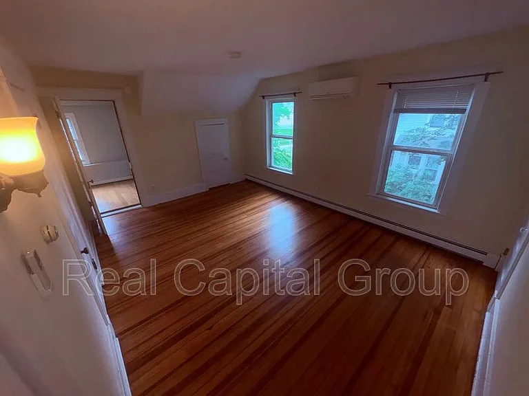 376 Kenwood Ave — Photo 35