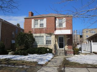 2312 W Pratt Blvd, Chicago, IL 60645