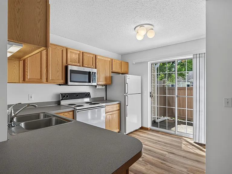 11208 Providence Ln — Photo 16