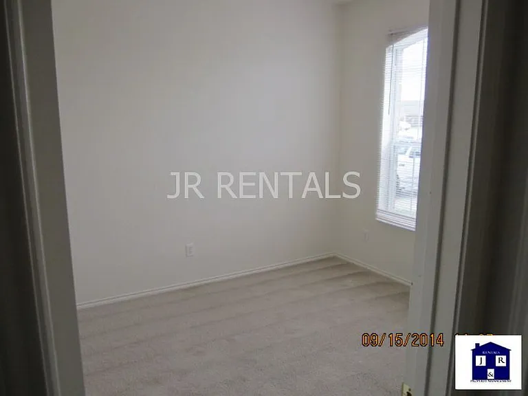 3909 Deputy Dr — Photo 15