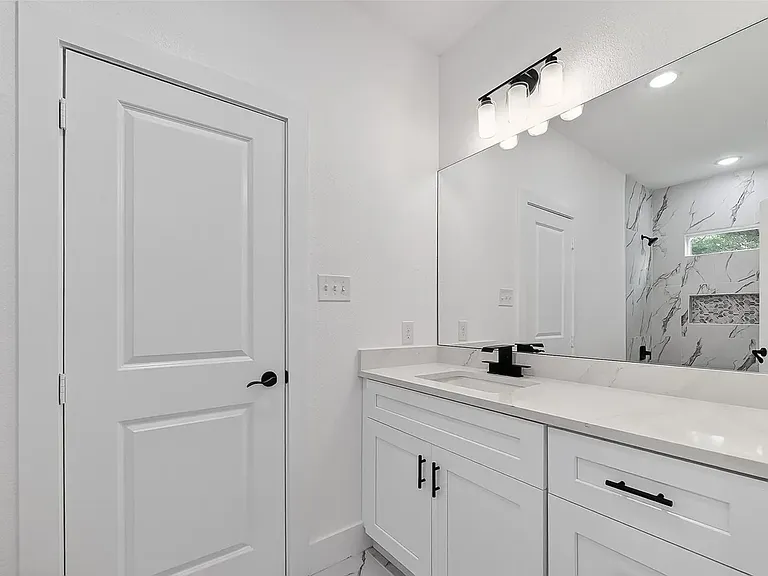 9334 Waller St — Photo 15