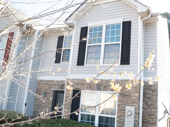 5800 Union Walk Dr, Union City, GA 30291