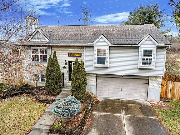 2nd image of 824 W Aberdeen Dr