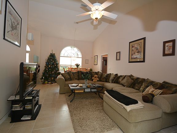 5th image of 53 Fleetwood Dr