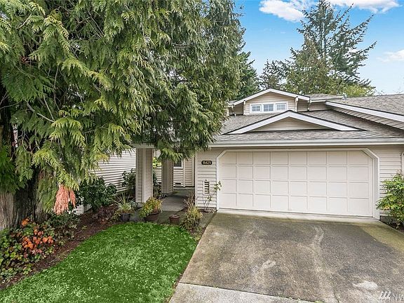 Minutes from downtown Bellevue and Microsoft with convenient access to freeways, transit, and thriving dining, retail and business hubs. This townhome has a large 2-car garage and ample parking in the driveway.