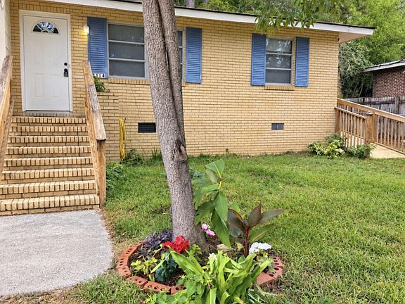 3rd image of 1114 Terrace Cir
