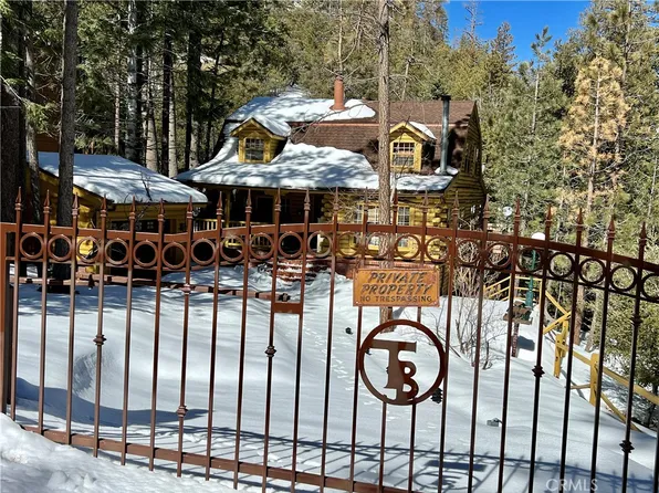 1217 Azalea Dr, Pine Mountain Club, CA 93222