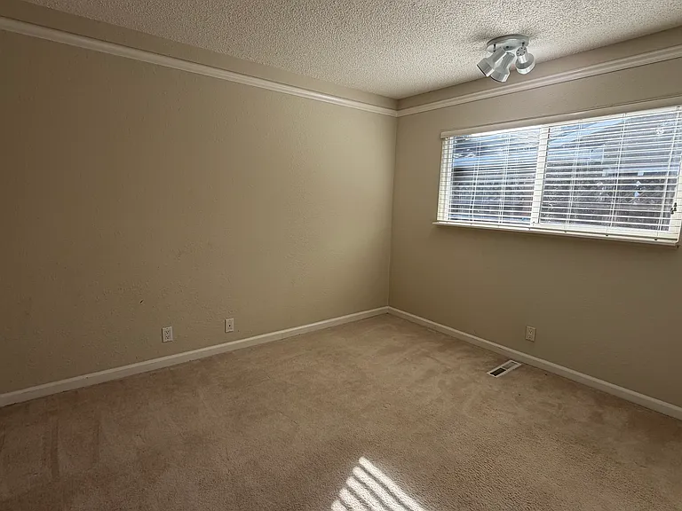 37843 Menard Ct — Photo 13