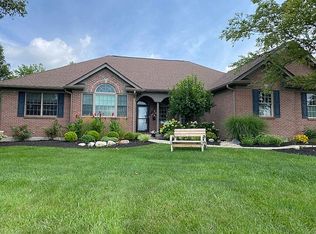 830 Valleyview Point Dr, Springboro, OH