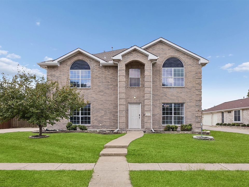 1st image of 304 Holly Ct