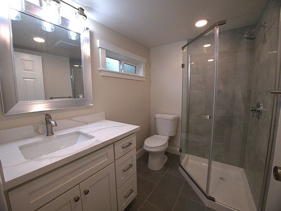 Main bathroom.