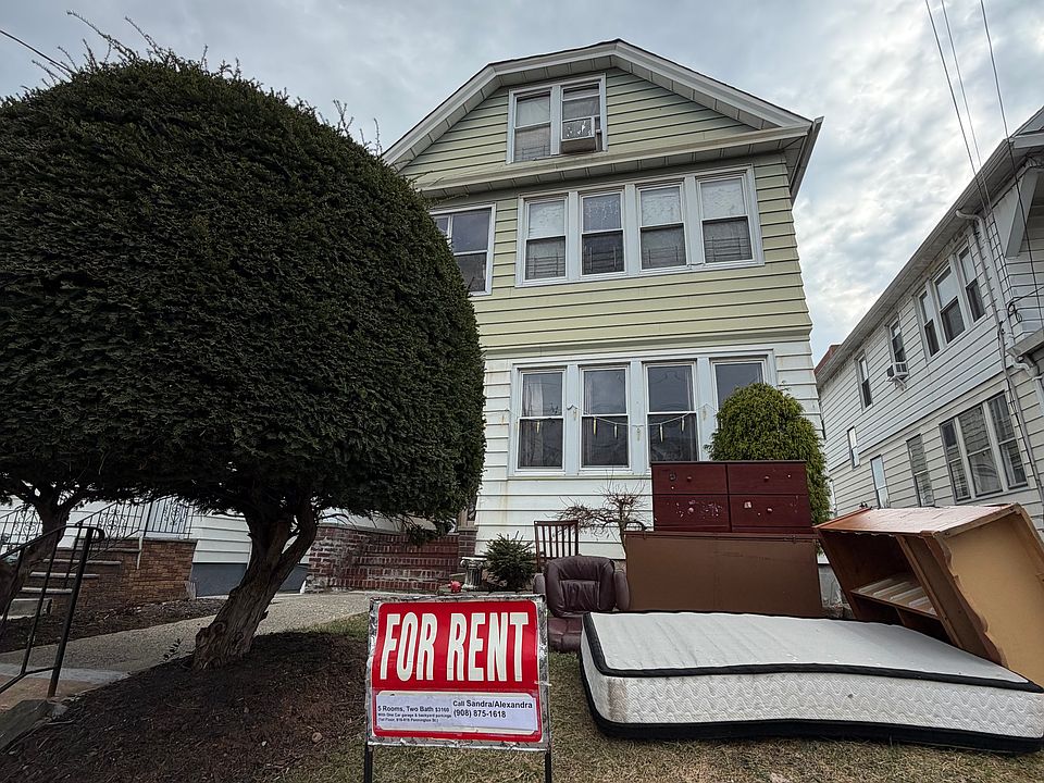 1st image of 816-818 Pennington St #1