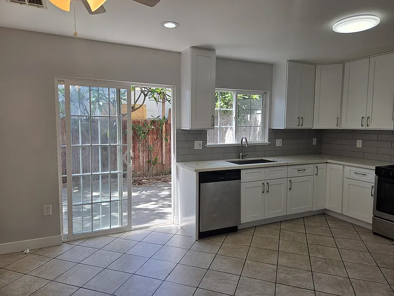 751 S Arizona Ave — Photo 39