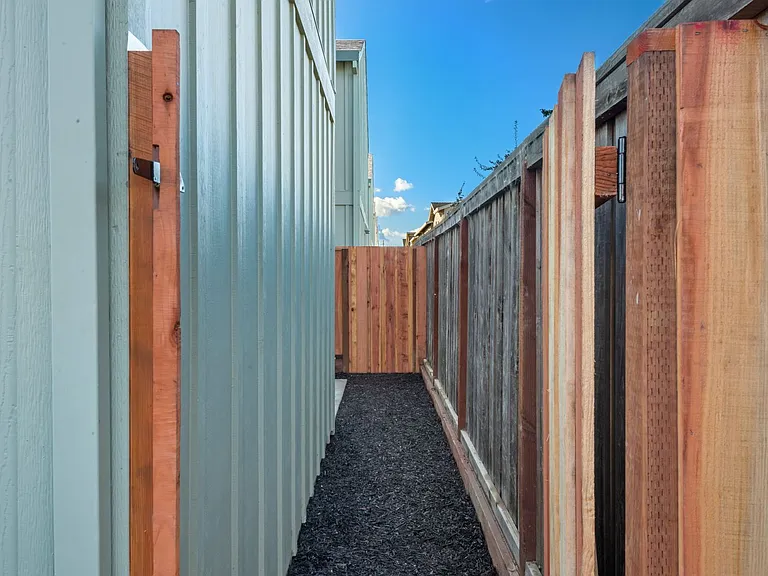 Colgan Creek Townhomes — Photo 37