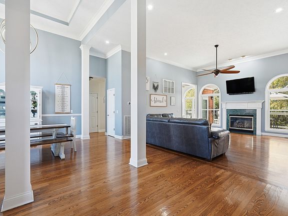 5th image of 152 Covington Bnd