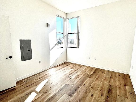 5th image of 4136 30th St #308